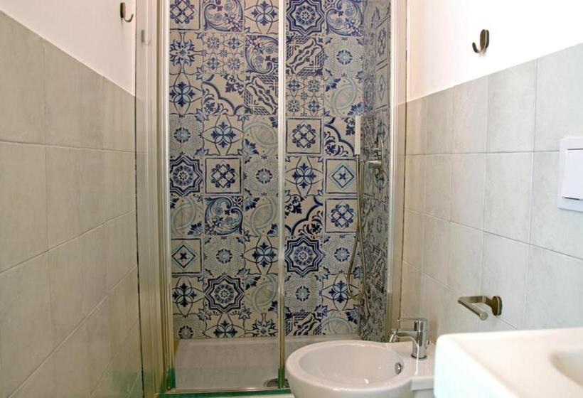 Quarto Estandar, Valente Rooms