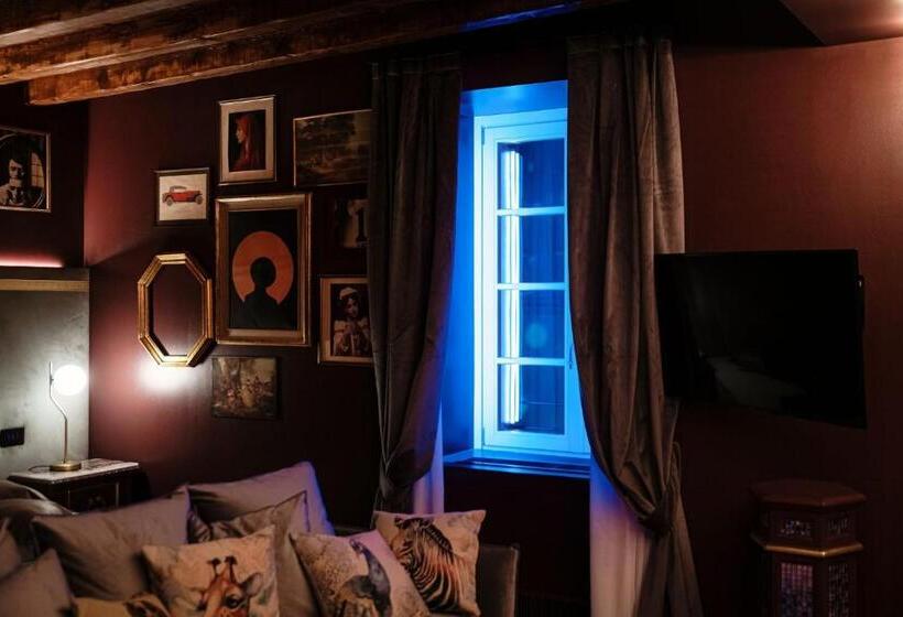 سوییت سوپریور, Vitrum   Como Luxury Suites