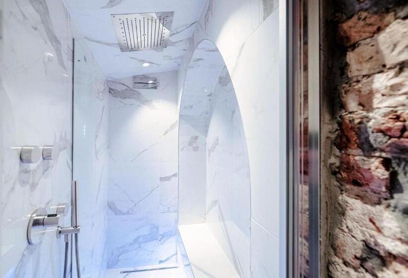 سوییت سوپریور, Vitrum   Como Luxury Suites