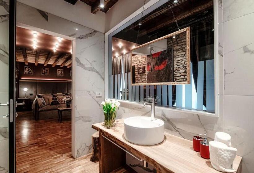 سوییت سوپریور, Vitrum   Como Luxury Suites