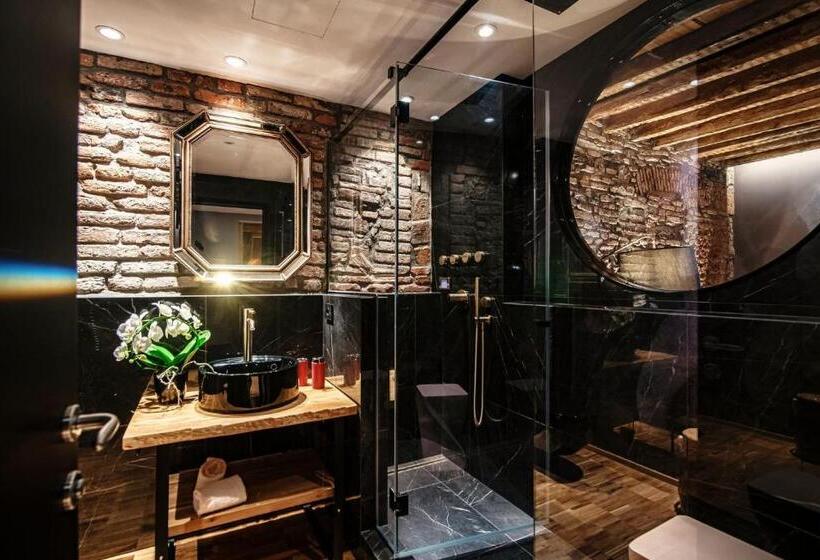 سوییت لوکس, Vitrum   Como Luxury Suites