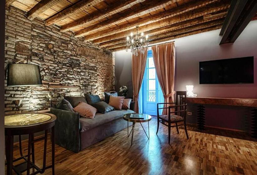 سوییت لوکس, Vitrum   Como Luxury Suites