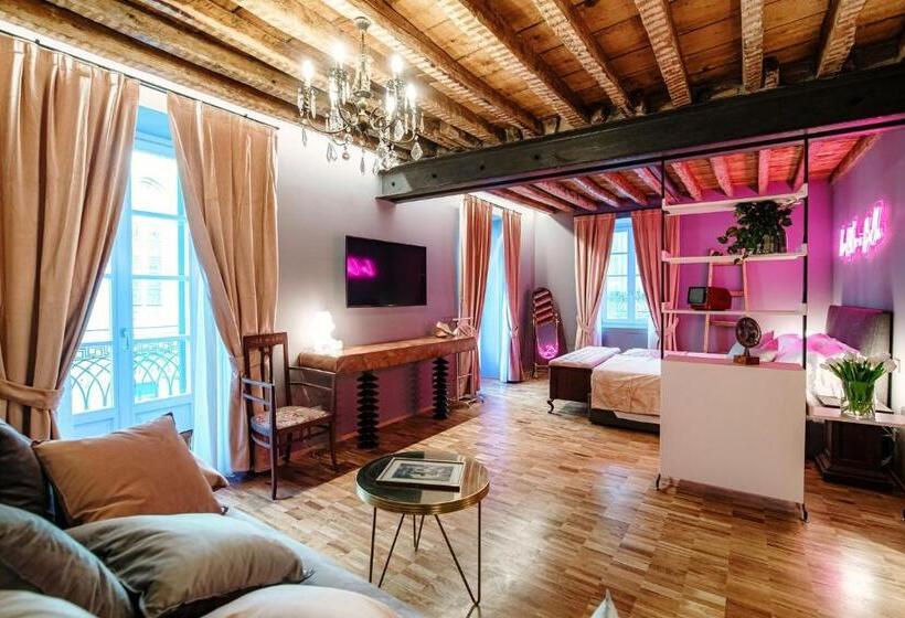 سوییت لوکس, Vitrum   Como Luxury Suites