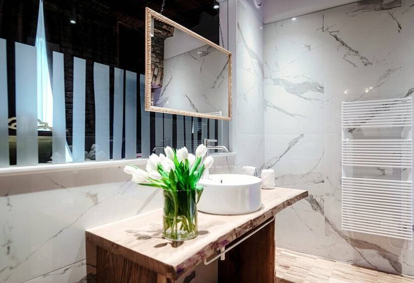 سوییت سوپریور, Vitrum   Como Luxury Suites