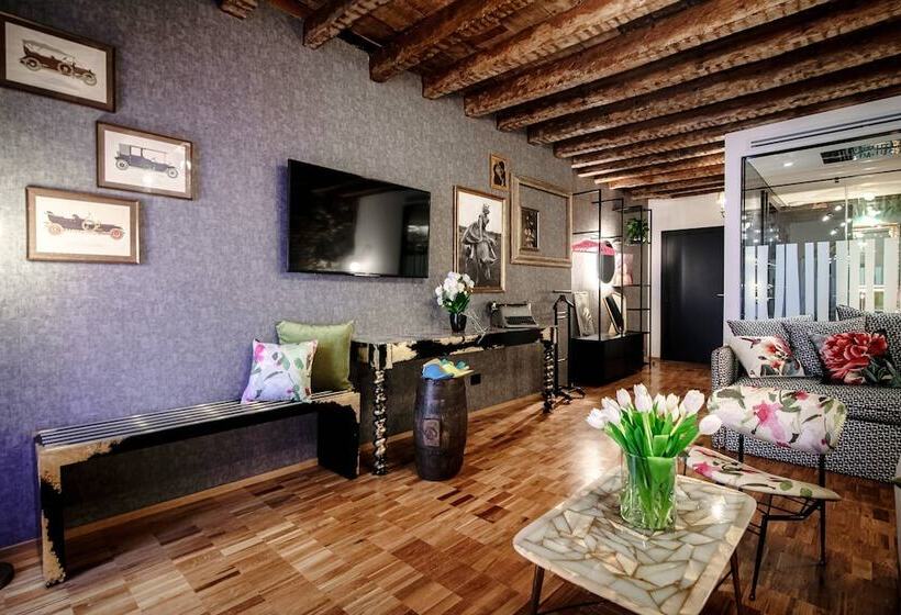 سوییت لوکس, Vitrum   Como Luxury Suites