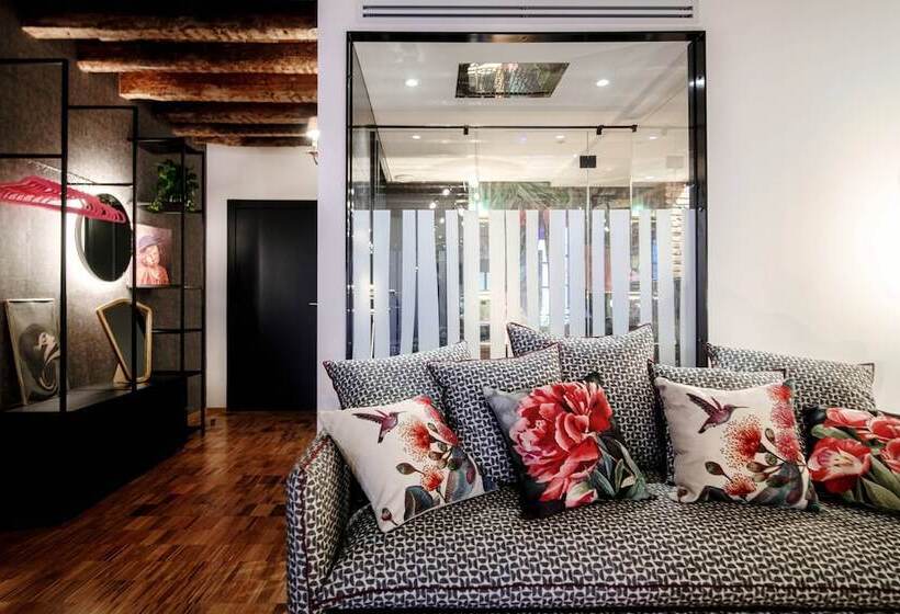 سوییت لوکس, Vitrum   Como Luxury Suites