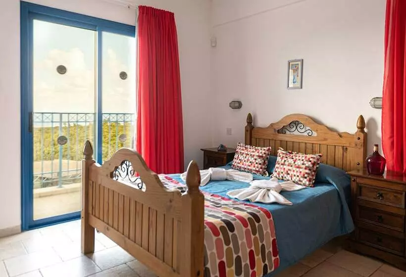 ویلای 3 خوابه با استخر, Azzurro Luxury Holiday Villas