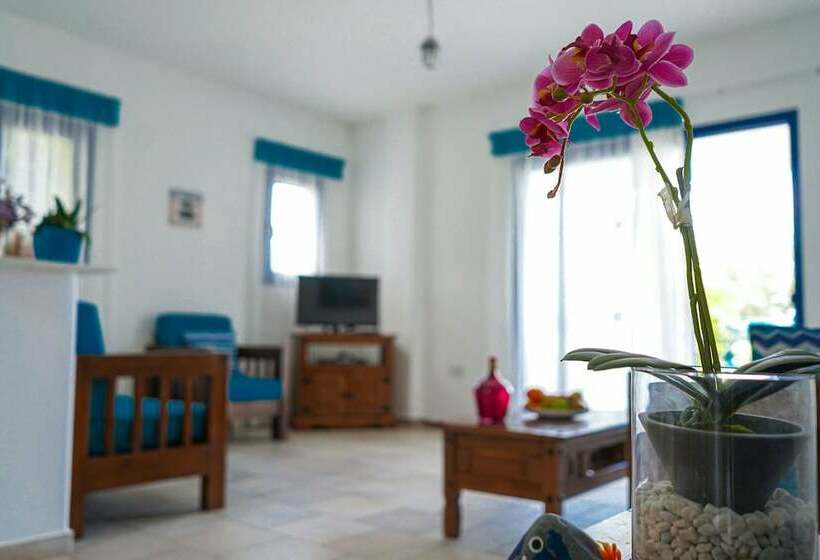 プール付３ベッドルーム　ビラ, Azzurro Luxury Holiday Villas