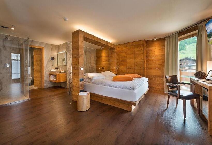 سوییت جونیور, Bivio Hotel Plaza