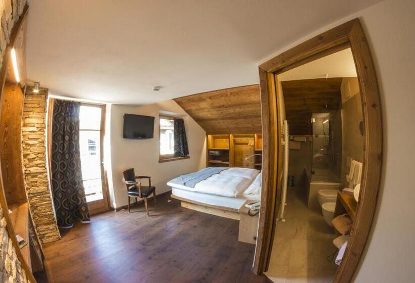 اتاق لوکس, Bivio Hotel Plaza