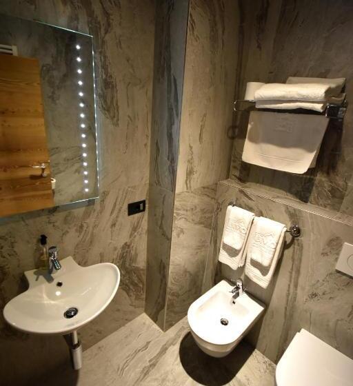سوییت لوکس, Bivio Hotel Plaza