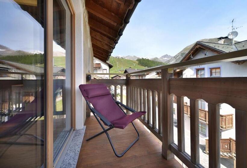 발코니 디럭스 룸, Bivio Hotel Plaza