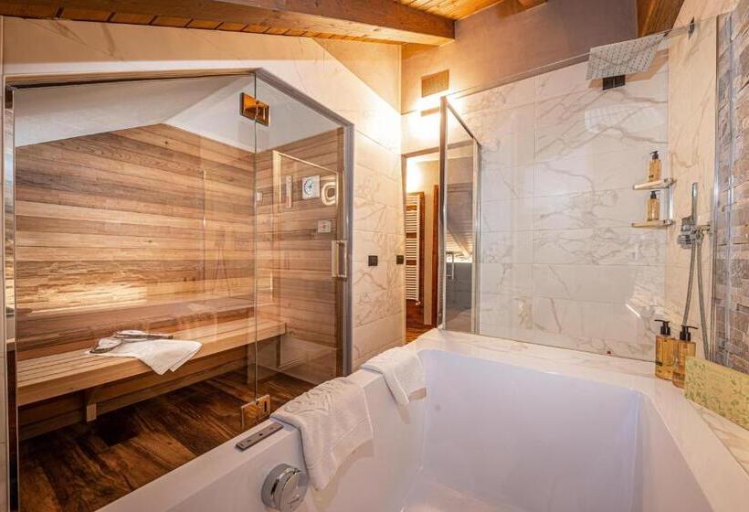 سوییت لوکس, Bivio Hotel Plaza