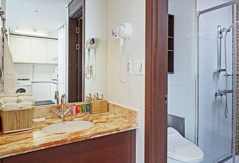 家庭套房, Brown Suites Residence