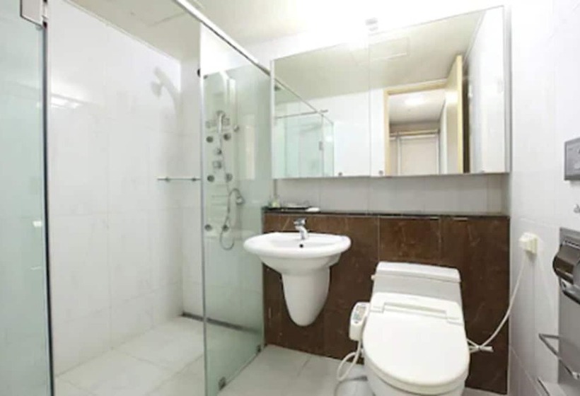 阁楼房, Brown Suites Residence