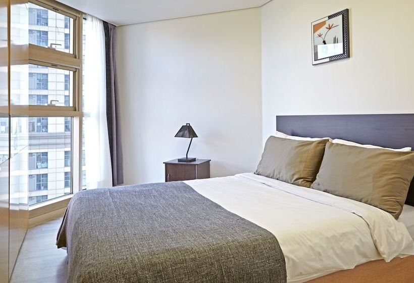 ペントハウスルーム, Brown Suites Residence