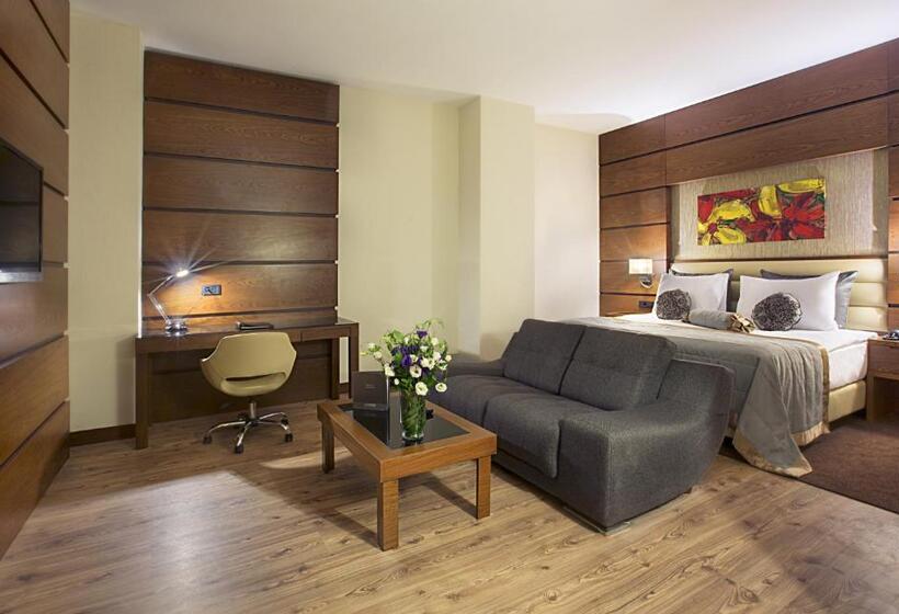 سوییت جونیور با بالکن, Dedeman Erbil Hotel City Center