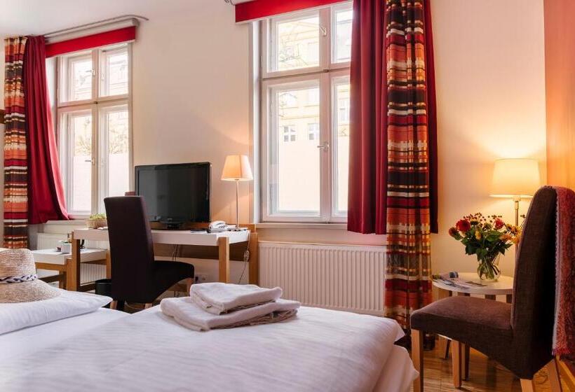 ‫فيلا غرفة نوم واحدة, Am Jungfernstieg