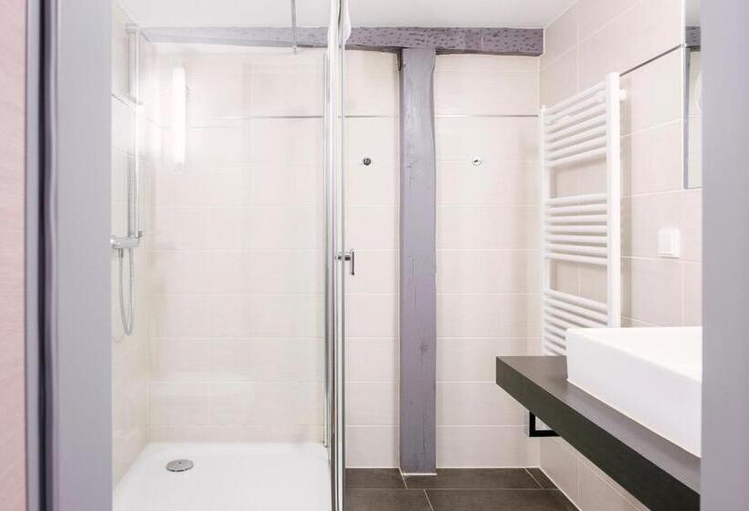 غرفة عائلية, Am Jungfernstieg