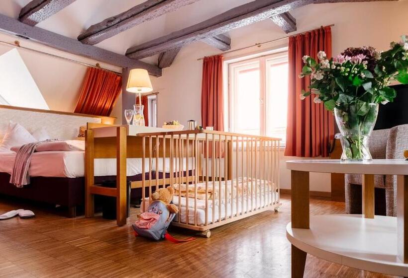 غرفة عائلية, Am Jungfernstieg