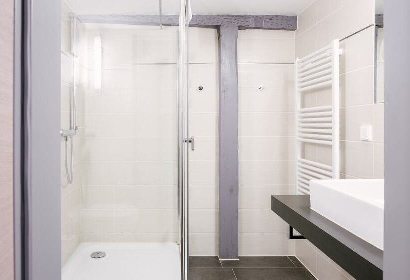 غرفة عائلية, Am Jungfernstieg