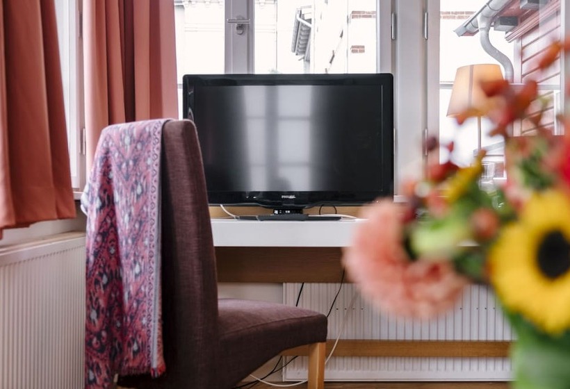 غرفة عائلية, Am Jungfernstieg