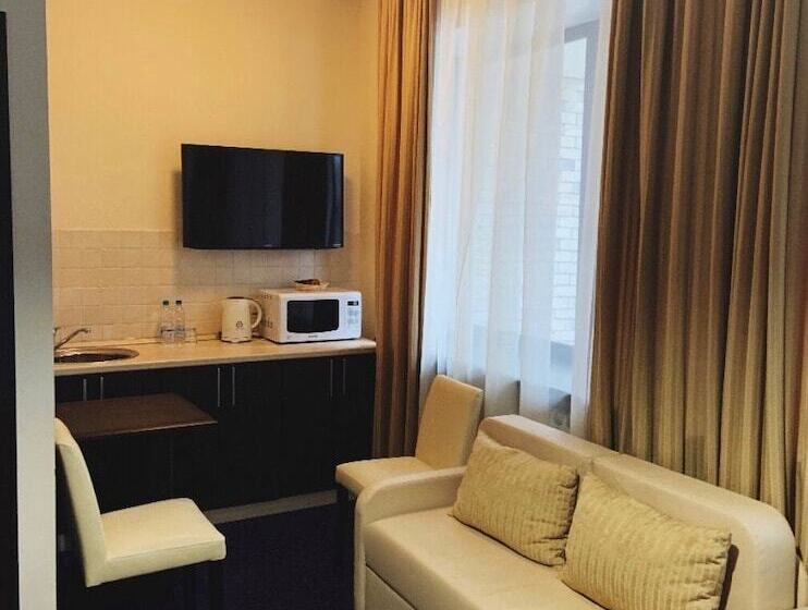 חדר סטודיו סטנדרד, Antic