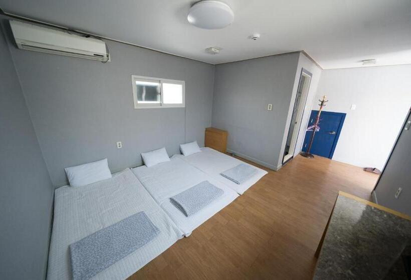 スタンダードトリプルルーム, Beewon Guest House