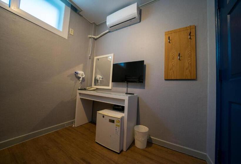 Quarto Estandar com Beliche, Beewon Guest House