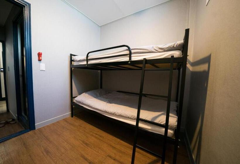 Quarto Estandar com Beliche, Beewon Guest House