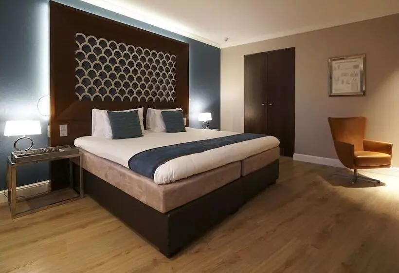 Club Room