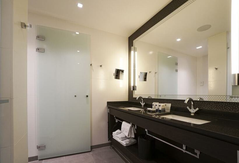 اتاق کلاب, Dux