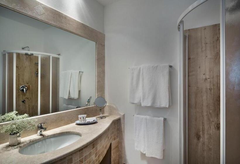 جناح جونيور, Grand Relais Dei Nuraghi