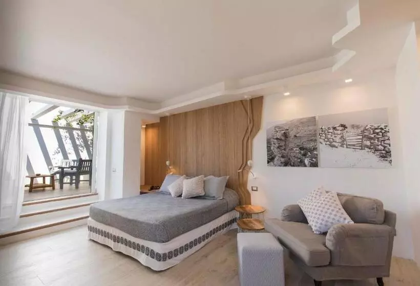 سوئیت جونیور با تراس, Grand Relais Dei Nuraghi