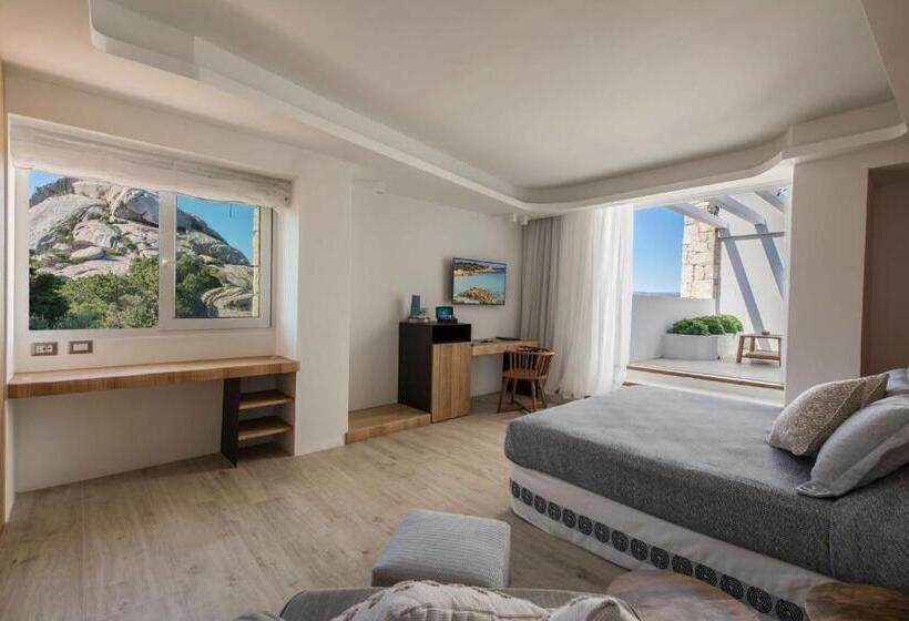 جناح جونيور مزوَّد بتراس, Grand Relais Dei Nuraghi