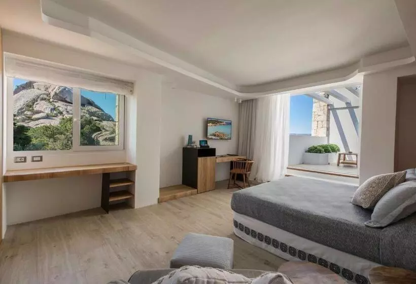 سوئیت جونیور با تراس, Grand Relais Dei Nuraghi
