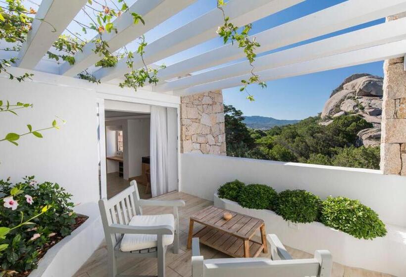 جناح جونيور مزوَّد بتراس, Grand Relais Dei Nuraghi