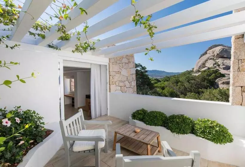 سوئیت جونیور با تراس, Grand Relais Dei Nuraghi