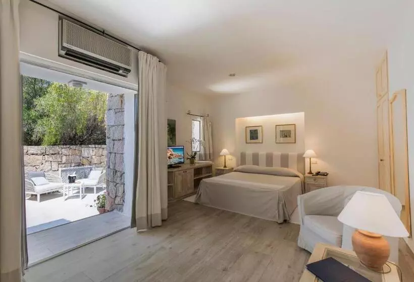 سوئیت جونیور با چشم‌انداز باغ, Grand Relais Dei Nuraghi