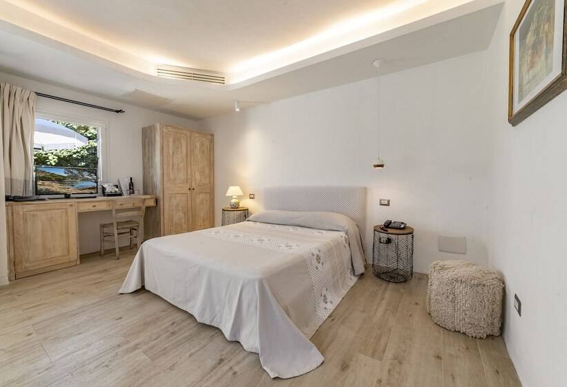 جناح جونيور, Grand Relais Dei Nuraghi