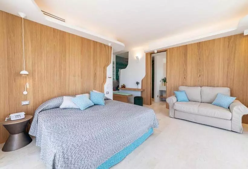 سوییت با چشم‌انداز دریا, Grand Relais Dei Nuraghi