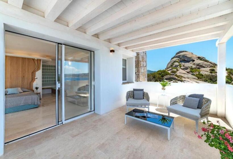 جناح مطلّ علي البحر, Grand Relais Dei Nuraghi