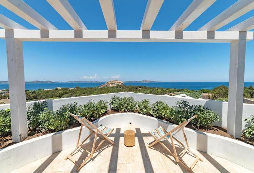 جناح مطلّ علي البحر, Grand Relais Dei Nuraghi