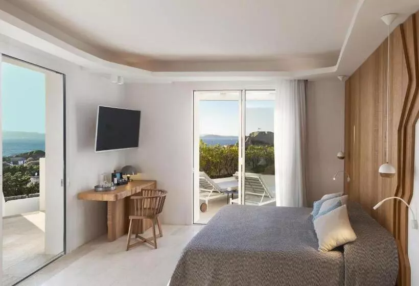 سوییت با چشم‌انداز دریا, Grand Relais Dei Nuraghi