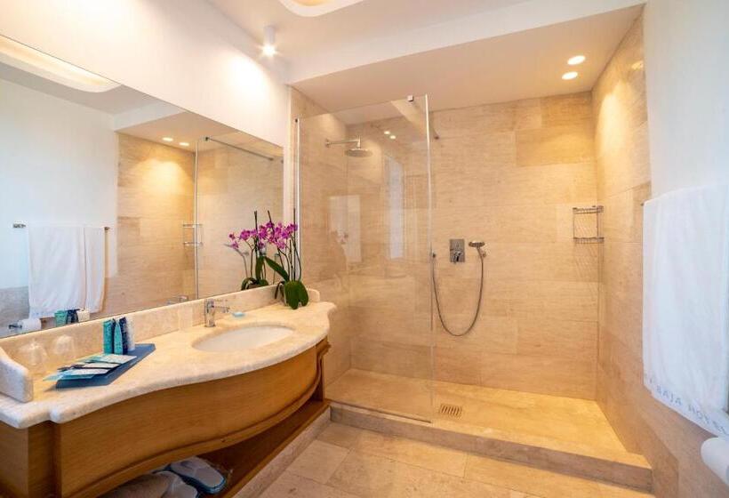 جناح جونيور, Grand Relais Dei Nuraghi