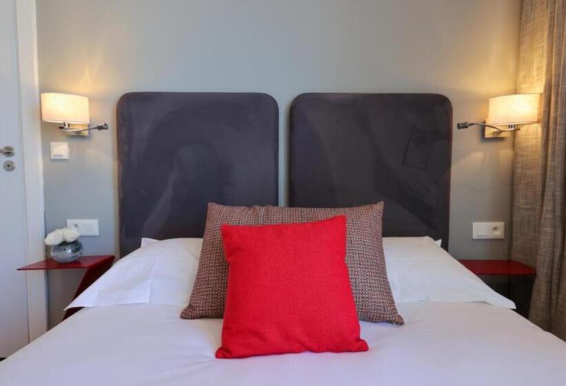 Трежместный Номер Economy, Hôtel Méditerranée