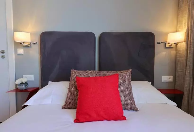 Economy Triple Room, Hôtel Méditerranée