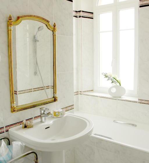 اتاق سوپریور با چشمانداز, K Loys