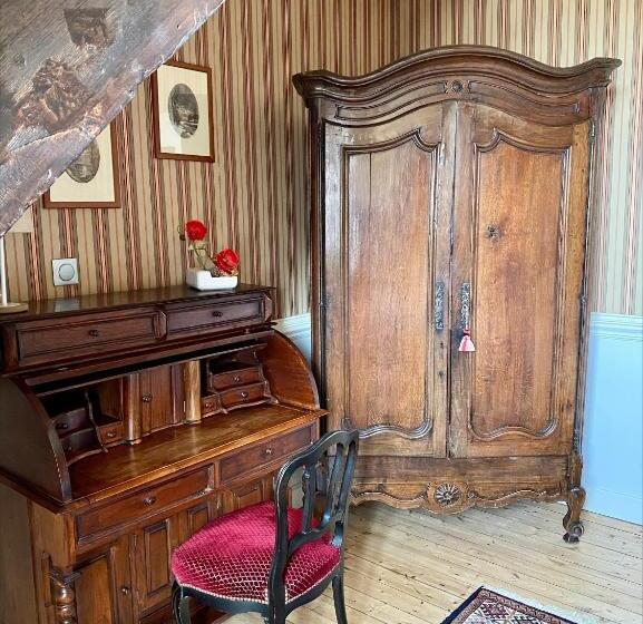 اتاق اکونومی, K Loys