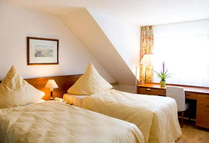 スタンダードトリプルルーム, Kölner Hof Refrath